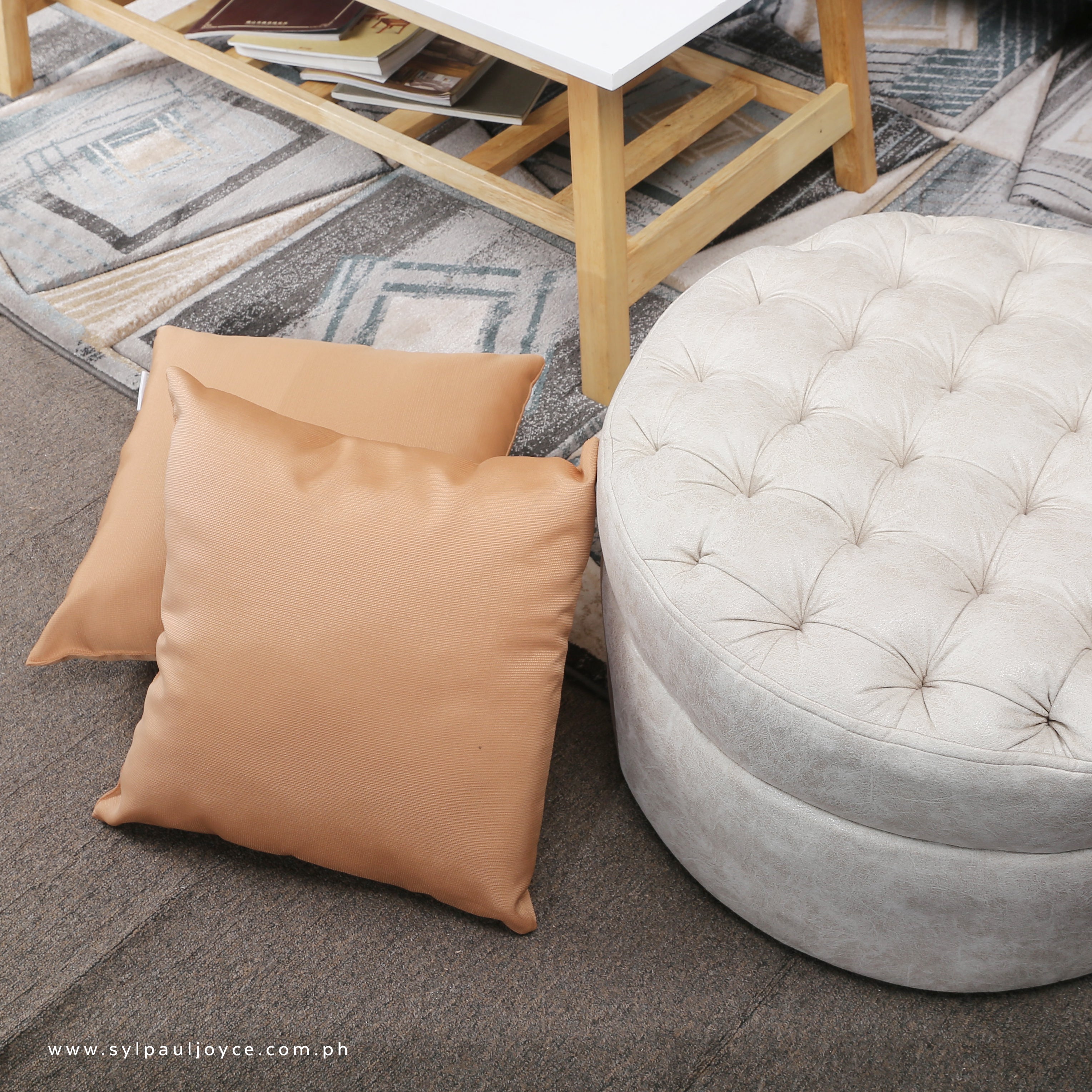 Jelay Small Round Stool